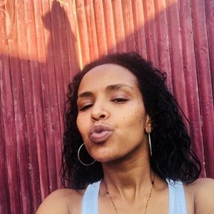 Meet your Posher, Nejewa